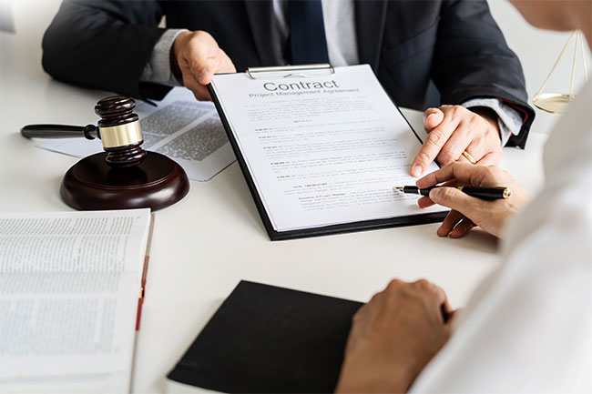 Legal rules in contracts and common mistakes